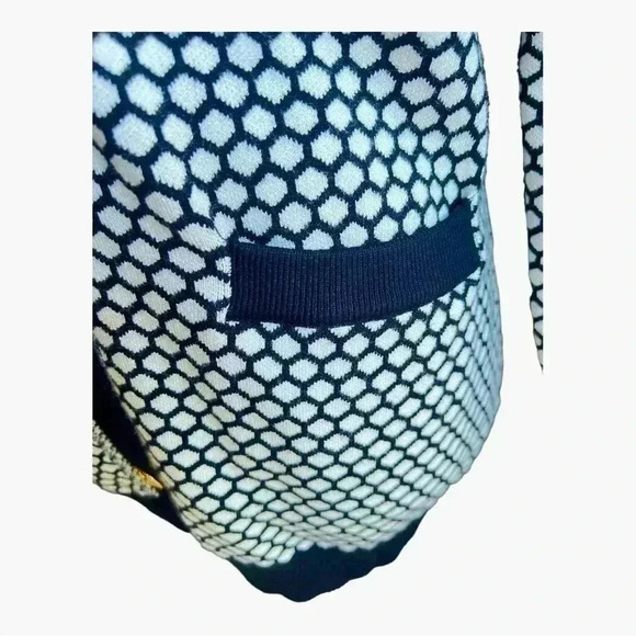 Women’s Sioni Black And White Cardigan Snap Button Closure No Size Tag Preowned - Picture 5 of 14